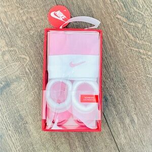 Nike Newborn Gift Set Babygirl 0-6 months